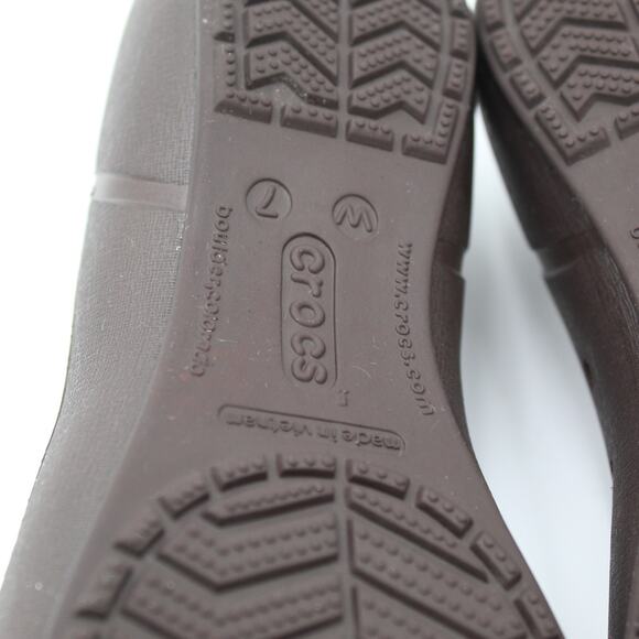 Crocs Ballet Flats Womens 7 Brown Cap Toe Comfort Casual Slip On Shoe Travel - Picture 8 of 8